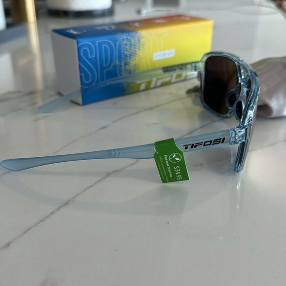 Fun sunglasses - Picture 2 of 2